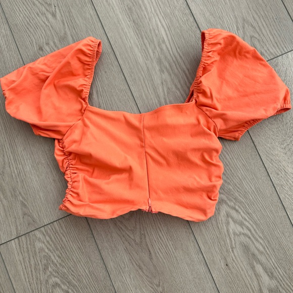 ORANGE PUFFED SLEEVE CROP TOP - Picture 2 of 2